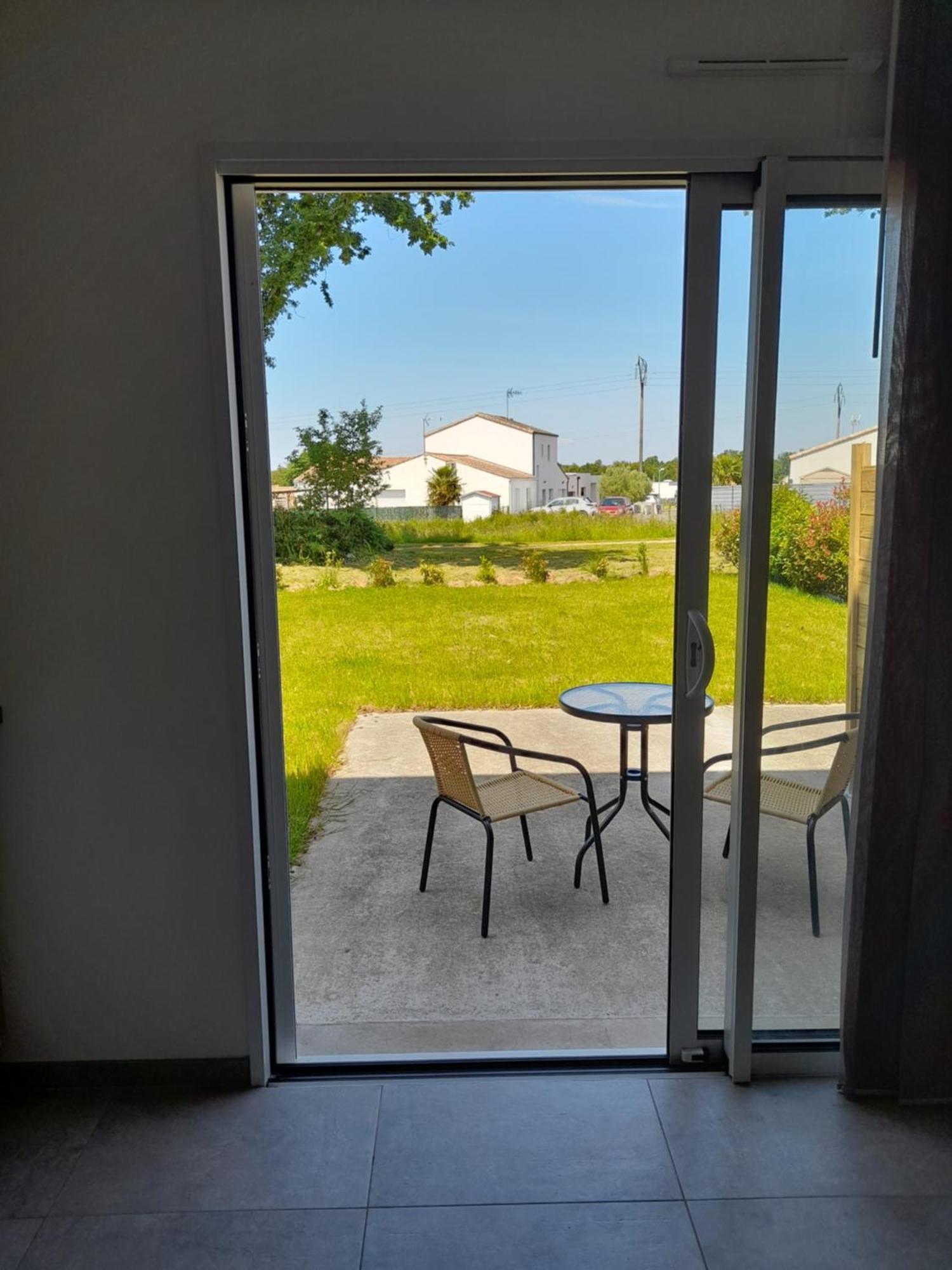 Studio Lumineux Avec Terrasse Ла-Рош-сюр-Іон Екстер'єр фото